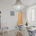 Guesthost - Azurea & Roomy Flat Sanremo