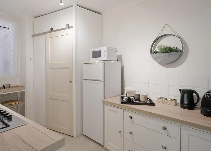 Guesthost - Azurea & Roomy Flat Apartamento Sanremo
